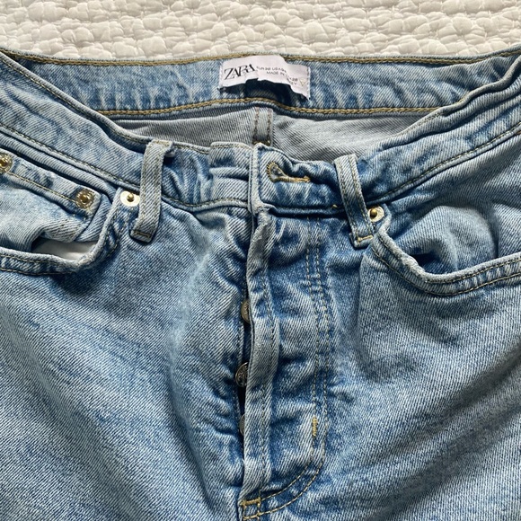 Zara High Rise Jeans - Picture 2 of 5